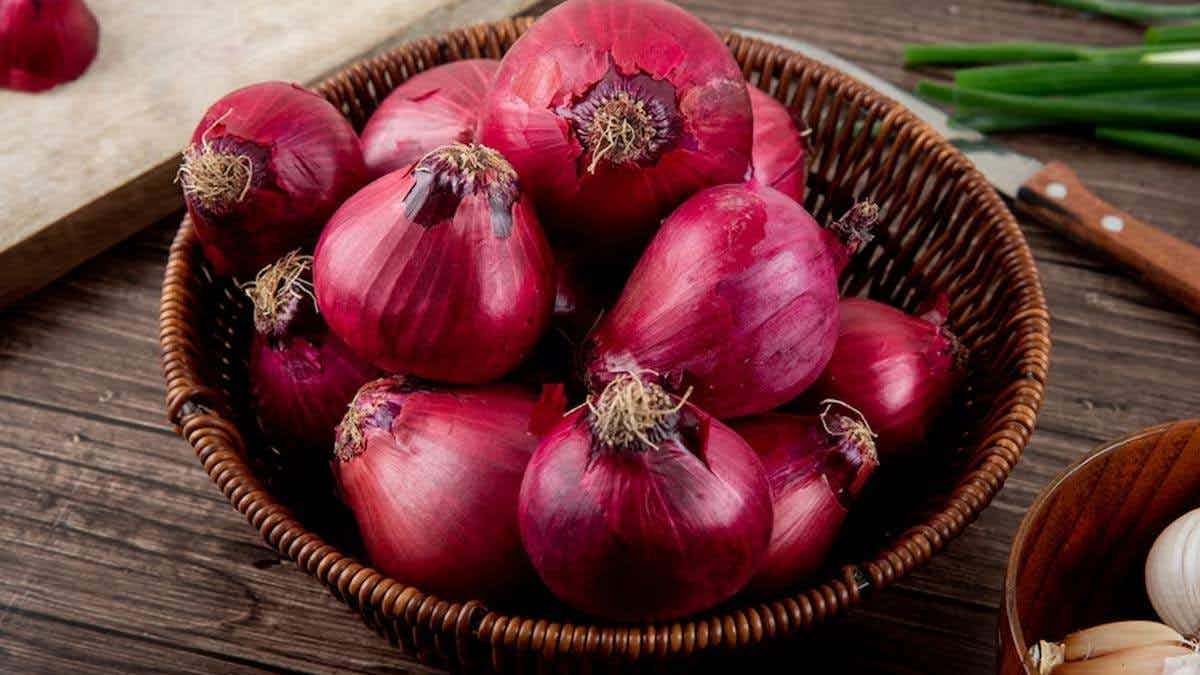 India lifts onion export ban for Sri Lanka