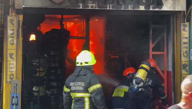 Fire breaks out at tyre shop in Grandpass