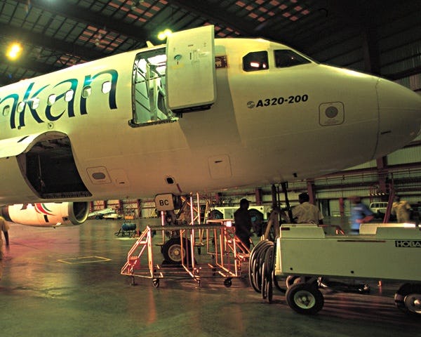 SriLankan Airlines: Staff shortages grounding operations?